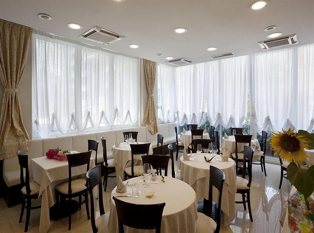 Hotel Ghirlandina Rimini