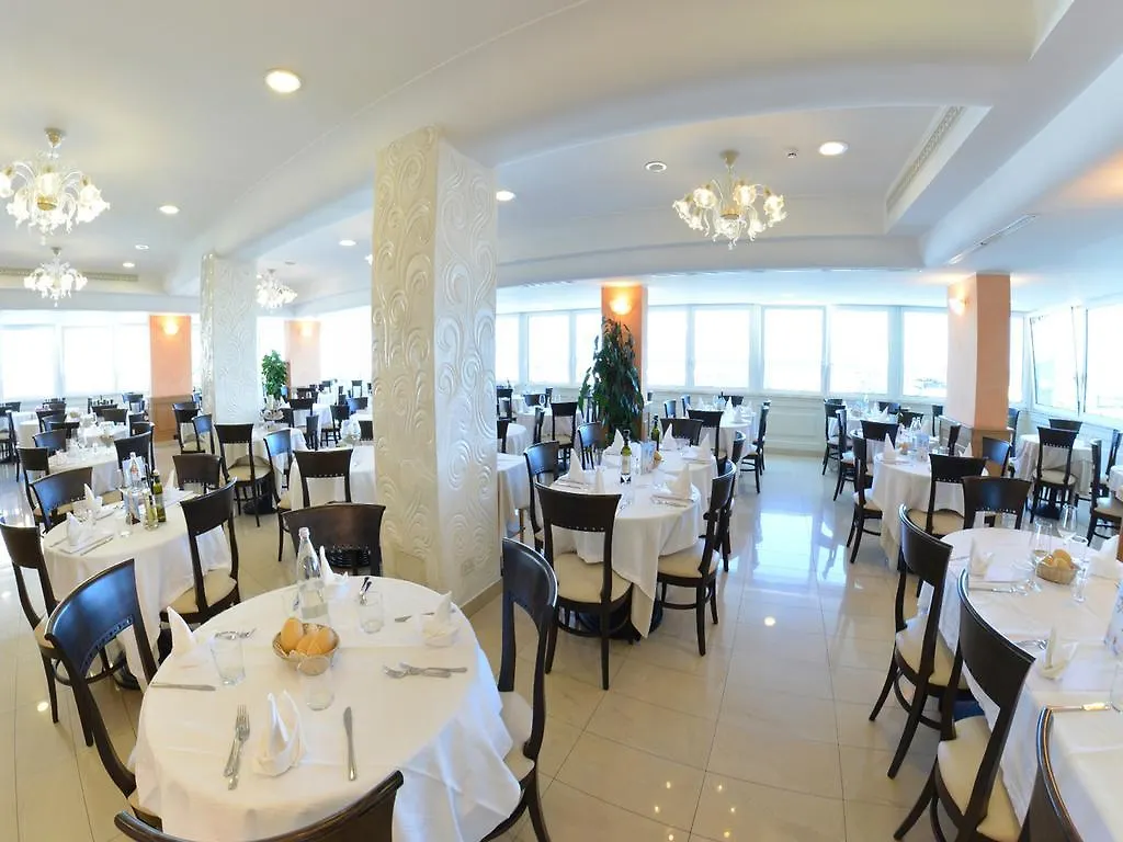 Hotel Ghirlandina Rimini Włochy