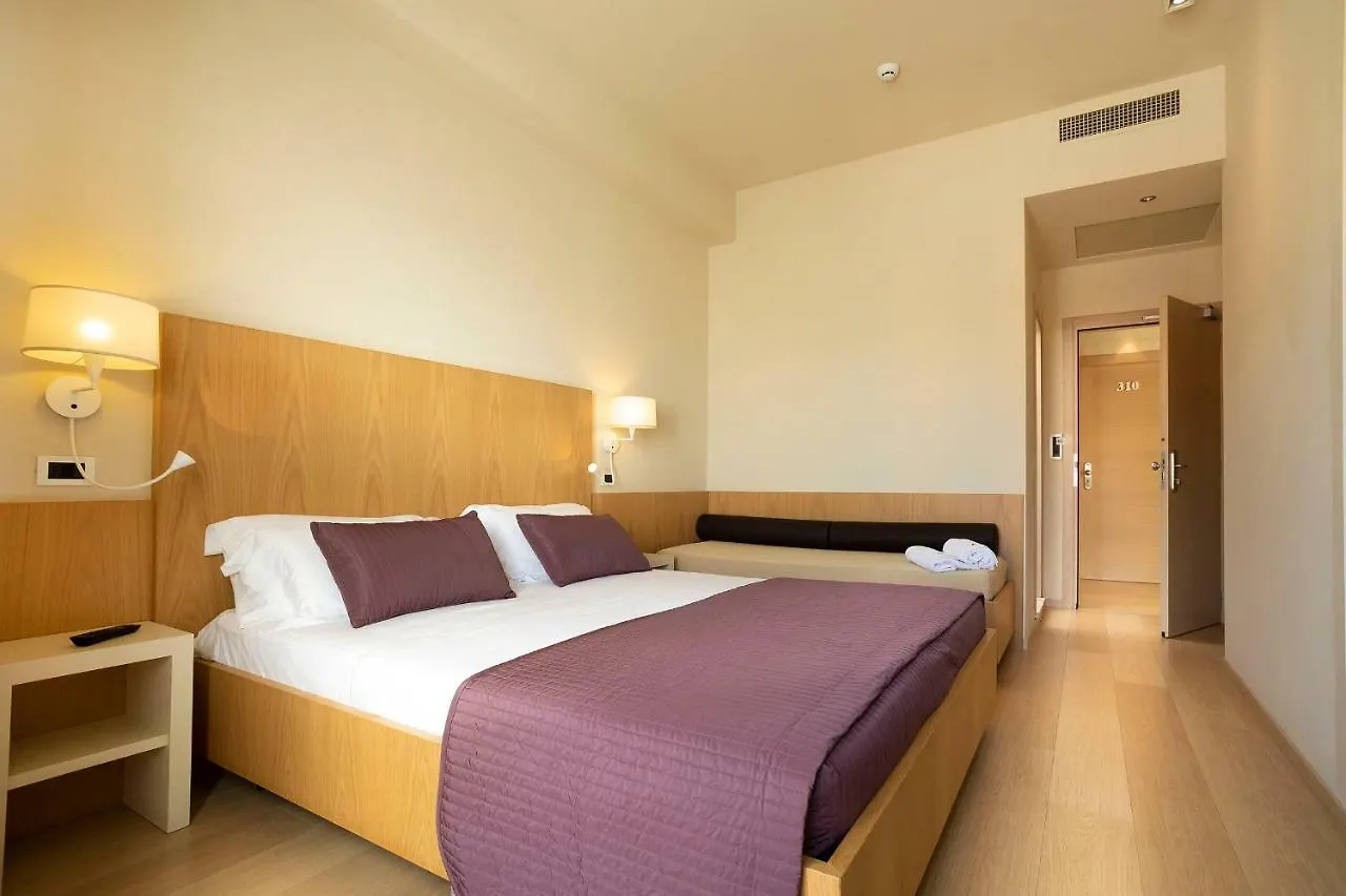 Hotel Ghirlandina Rimini Włochy